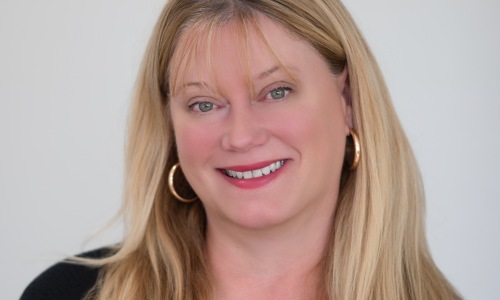 Meet Linsey Rosland Cover Image